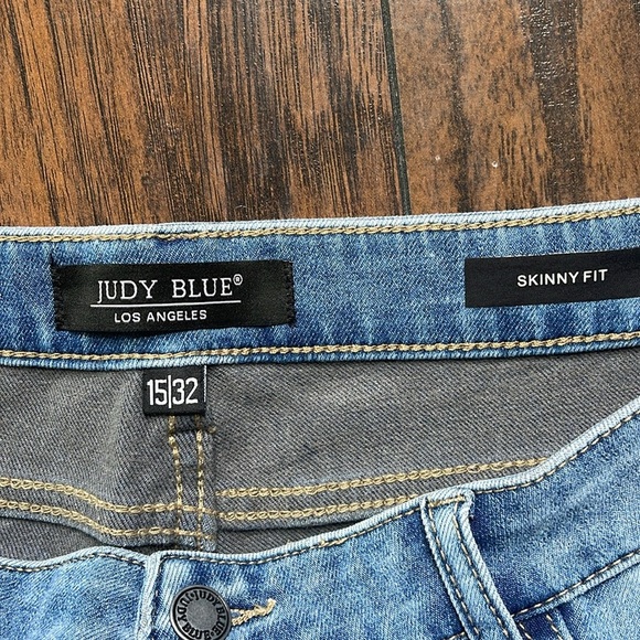 Judy Blue Skinny Fit Plus Size Jeans SZ 15/32 - Picture 3 of 9